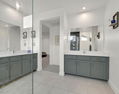 4195 W Landberg Avenue - Photo Thumbnail 29