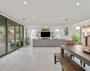 4195 W Landberg Avenue - Photo Thumbnail 5