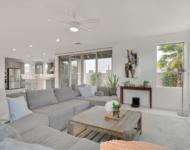 4195 W Landberg Avenue - Photo Thumbnail 7