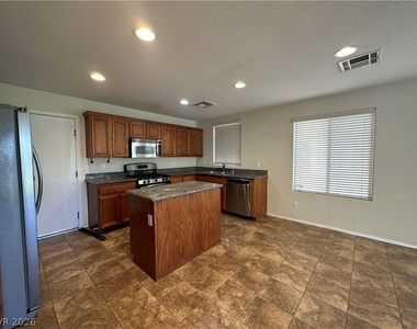 10749 Chickasaw Bend Court - Photo Thumbnail 2