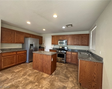 10749 Chickasaw Bend Court - Photo Thumbnail 3