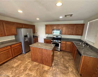 10749 Chickasaw Bend Court - Photo Thumbnail 4