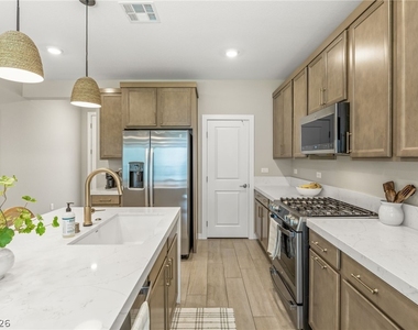 10449 Smokey Mariposa Avenue - Photo Thumbnail 8