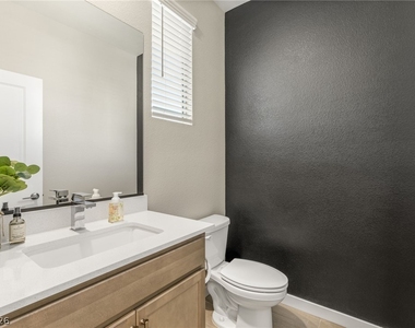 10449 Smokey Mariposa Avenue - Photo Thumbnail 11
