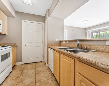 8000 Badura Avenue - Photo Thumbnail 7