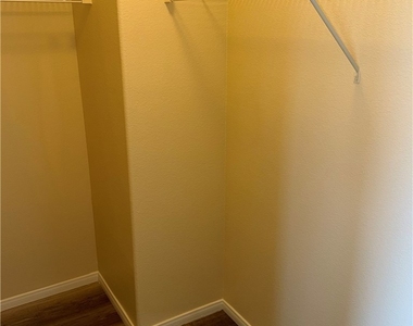 206 Duck Hollow Avenue - Photo Thumbnail 15