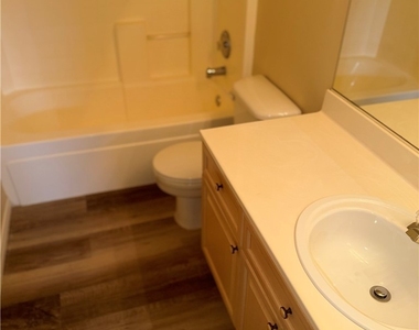 206 Duck Hollow Avenue - Photo Thumbnail 8