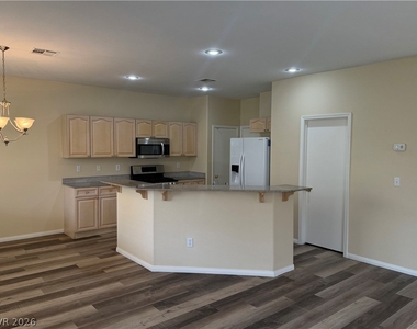 206 Duck Hollow Avenue - Photo Thumbnail 5