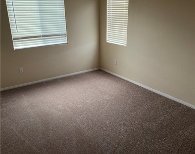 206 Duck Hollow Avenue - Photo Thumbnail 10