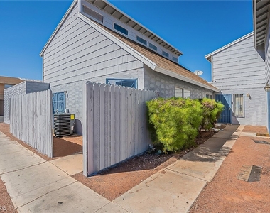 5168 Garden Lane - Photo Thumbnail 2