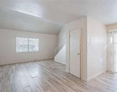 5168 Garden Lane - Photo Thumbnail 9