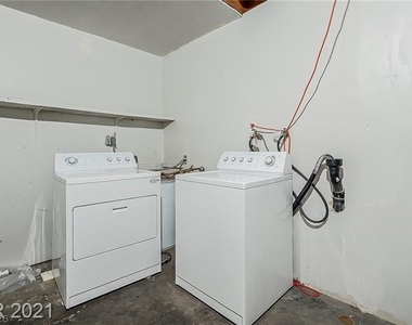 5168 Garden Lane - Photo Thumbnail 14