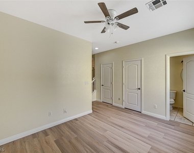 9821 Hanover Grove Avenue - Photo Thumbnail 11