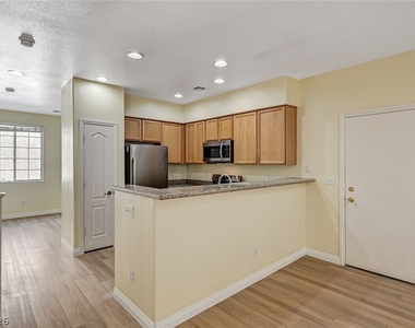 9821 Hanover Grove Avenue - Photo Thumbnail 14