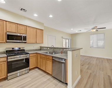 9821 Hanover Grove Avenue - Photo Thumbnail 17