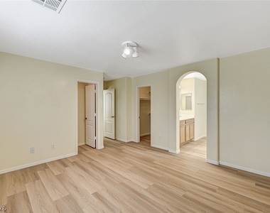9821 Hanover Grove Avenue - Photo Thumbnail 26