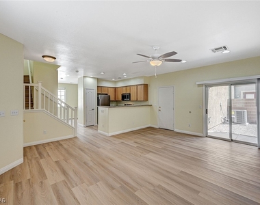 9821 Hanover Grove Avenue - Photo Thumbnail 6