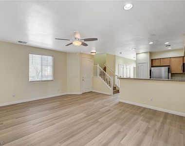 9821 Hanover Grove Avenue - Photo Thumbnail 7