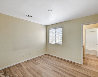 9821 Hanover Grove Avenue - Photo Thumbnail 36