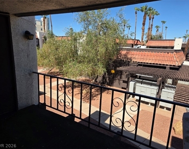 1405 Vegas Valley Drive - Photo Thumbnail 6