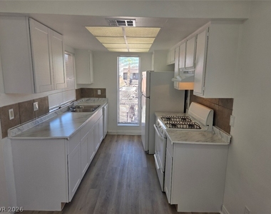 1405 Vegas Valley Drive - Photo Thumbnail 3