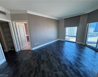 222 Karen Avenue - Photo Thumbnail 2