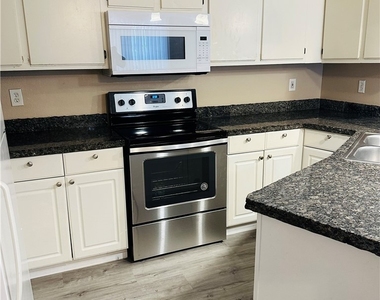 8600 W Charleston Boulevard - Photo Thumbnail 10