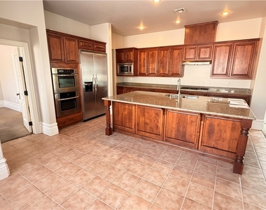 496 Via Palermo Drive - Photo Thumbnail 11