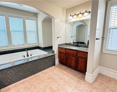 496 Via Palermo Drive - Photo Thumbnail 39