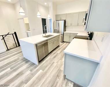 1170 Prospering Creek Street - Photo Thumbnail 2