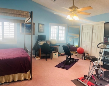 6432 W Mesa Vista Avenue - Photo Thumbnail 36