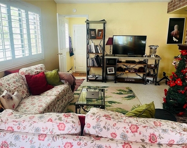 6432 W Mesa Vista Avenue - Photo Thumbnail 17