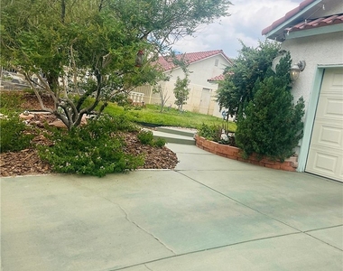 6432 W Mesa Vista Avenue - Photo Thumbnail 4