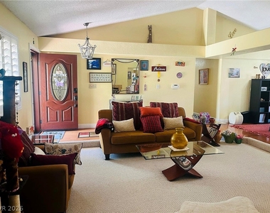 6432 W Mesa Vista Avenue - Photo Thumbnail 12