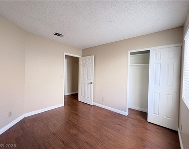 2737 Cathedral Lane - Photo Thumbnail 18