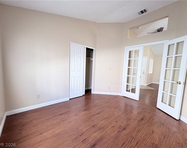 2737 Cathedral Lane - Photo Thumbnail 15