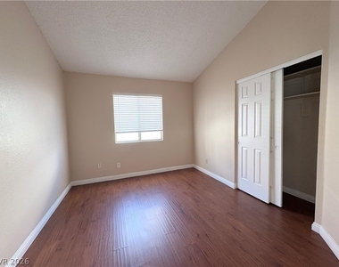 2737 Cathedral Lane - Photo Thumbnail 14
