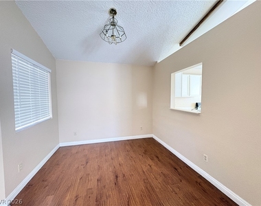 2737 Cathedral Lane - Photo Thumbnail 5