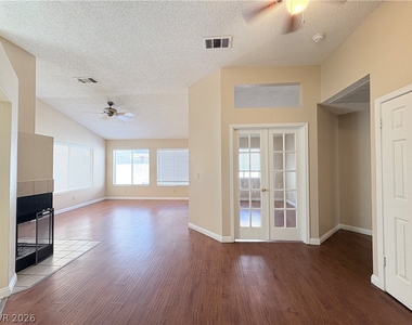 2737 Cathedral Lane - Photo Thumbnail 6