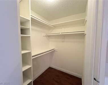 2737 Cathedral Lane - Photo Thumbnail 27