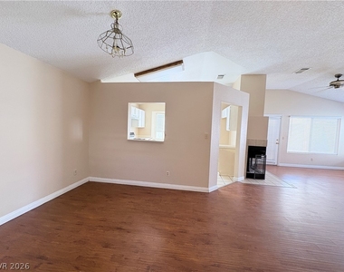 2737 Cathedral Lane - Photo Thumbnail 2