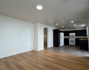 7425 Mojave Canyon Street - Photo Thumbnail 13