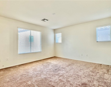 7425 Mojave Canyon Street - Photo Thumbnail 24