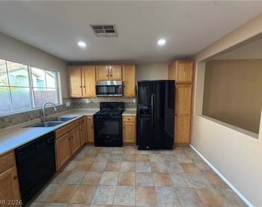 67 Desert Coyote Street - Photo Thumbnail 18