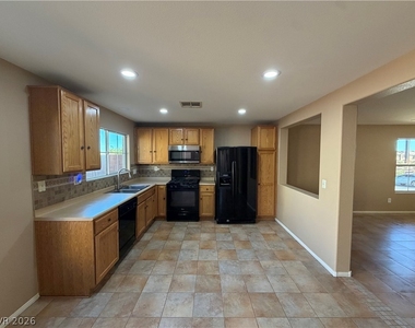 67 Desert Coyote Street - Photo Thumbnail 16