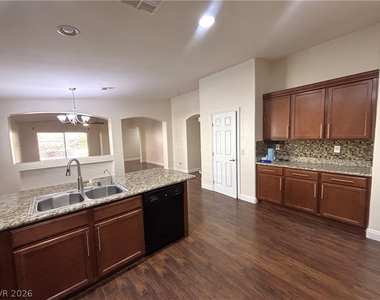 7996 Whitlocks Mill Avenue - Photo Thumbnail 10