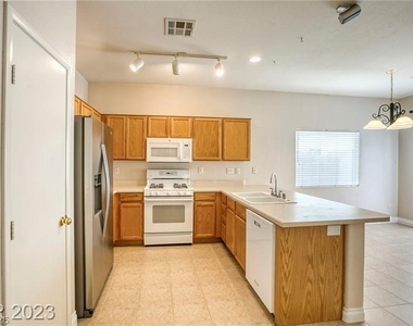 8847 Sacred Falls Avenue - Photo Thumbnail 6