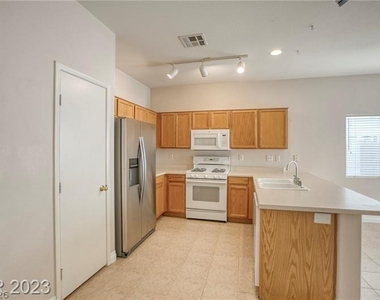 8847 Sacred Falls Avenue - Photo Thumbnail 5