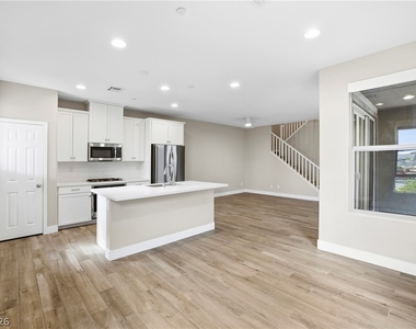 11677 Emerald Lake Avenue - Photo Thumbnail 7