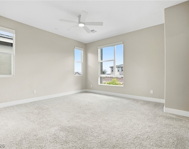 11677 Emerald Lake Avenue - Photo Thumbnail 15